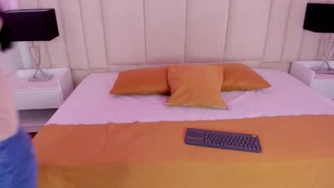 Alanha  online show from December 2025 03:11:02 AM