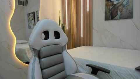 Snapshot of alanna_sexxx chatting on February 2026 03:16:02 AM Alanna online show from February 2026 03:16:02 AM