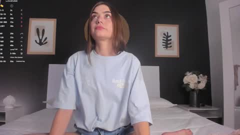 Snapshot of alannarusselll chatting on October 2025 07:15:02 PM Alanna Cute Russell online show from October 2025 07:15:02 PM