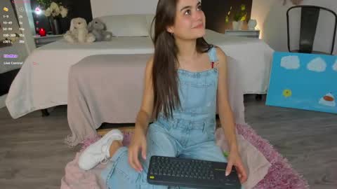 Alanna Cute Russell online show from May 2026 08:04:02 PM