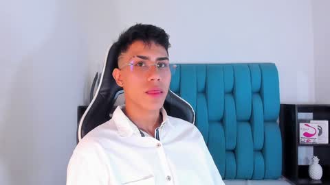 alannaughty_ online show from February 2025 08:57:01 PM