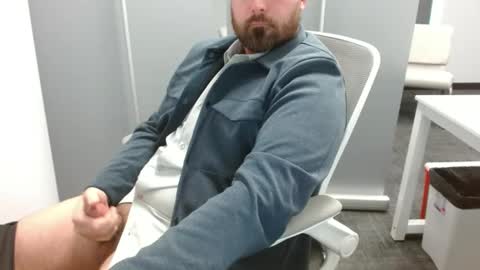 Snapshot of alaska4411 chatting on December 2024 09:37:02 PM John online show from December 2024 09:37:02 PM