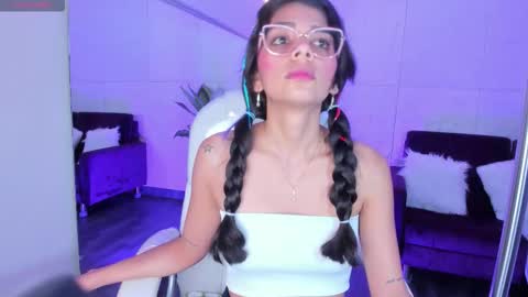 Alassia Hocthner online show from October 2025 12:03:01 PM