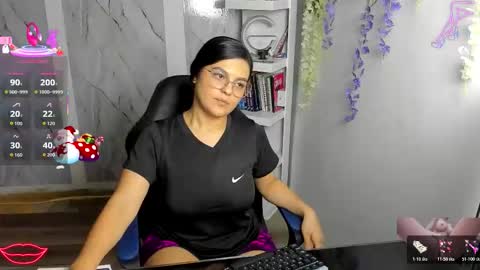 Snapshot of alayasmile chatting on December 2025 11:00:02 PM Alaya online show from December 2025 11:00:02 PM