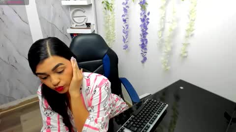 Snapshot of alayasmile chatting on March 2026 12:45:01 AM Alaya online show from March 2026 12:45:01 AM