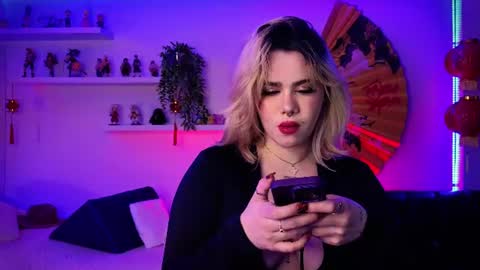 albaandthayron online show from June 2026 12:15:02 PM