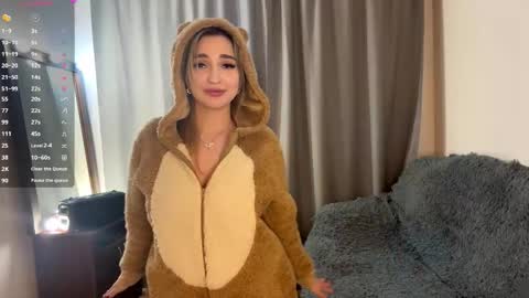 Snapshot of albertinadez chatting on February 2026 05:00:02 PM Viktoria online show from February 2026 05:00:02 PM