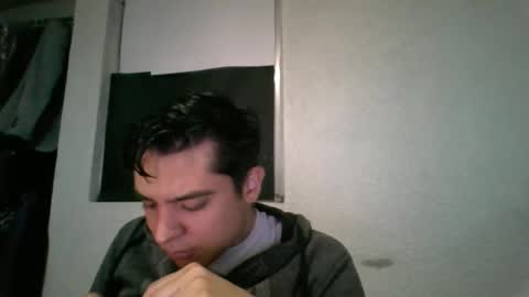 albertoarenas16 online show from May 2026 05:35:01 AM