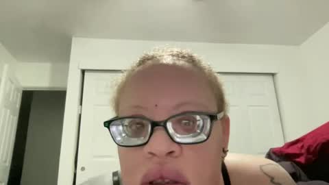 Snapshot of albinoqueen chatting on September 2025 06:13:01 AM albinoqueen online show from September 2025 06:13:01 AM