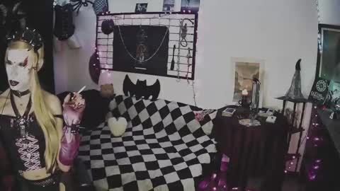 Mistic witch online show from March 2025 02:41:02 AM