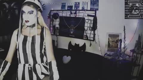 Mistic witch online show from October 2025 09:37:01 PM