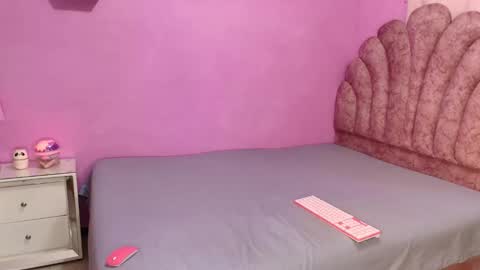 Snapshot of aldana_stone chatting on December 2025 03:40:02 PM aldana_stone online show from December 2025 03:40:02 PM