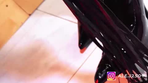 Snapshot of ale_2509 chatting on December 2025 11:50:02 AM Ale online show from December 2025 11:50:02 AM