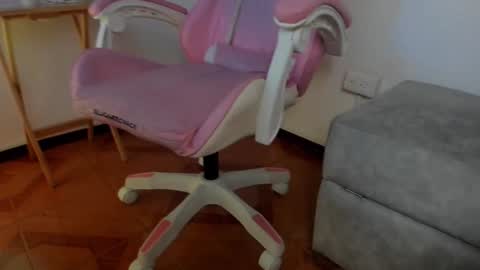 Alejandra  online show from February 2026 12:39:02 PM