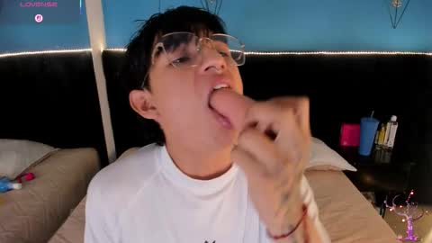 ale_aurarashi online show from September 2025 01:51:02 AM