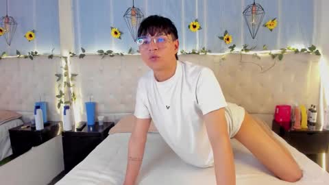 ale_aurarashi online show from October 2025 07:25:02 PM