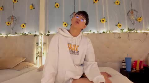 ale_aurarashi online show from October 2025 03:52:02 AM