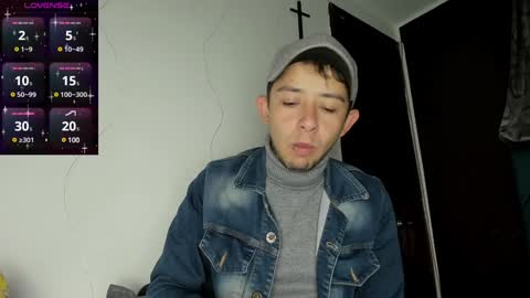 Snapshot of alecadrews_ chatting on January 2025 07:06:02 PM ALEC ANDREWS online show from January 2025 07:06:02 PM