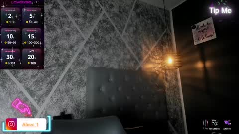 Snapshot of alecadrews_ chatting on February 2025 12:18:01 AM ALEC ANDREWS online show from February 2025 12:18:01 AM