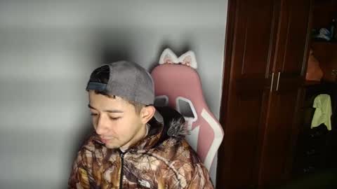 Snapshot of alecadrews_ chatting on October 2025 07:36:02 PM ALEC ANDREWS online show from October 2025 07:36:02 PM