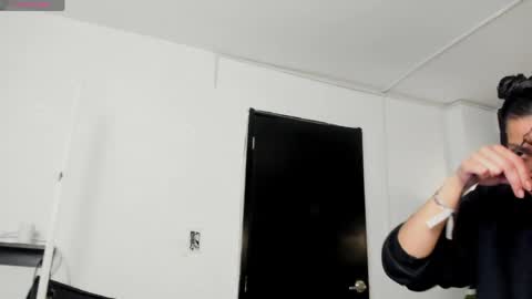 aleja__slav3 online show from May 2026 09:11:01 PM