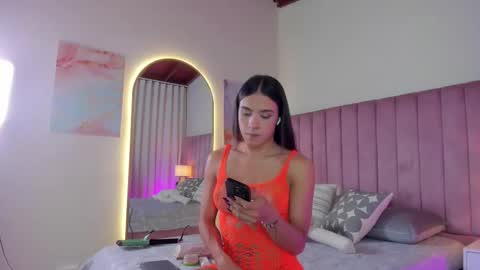 Snapshot of aleja_arango chatting on November 2025 08:08:02 PM Alejandra Arango online show from November 2025 08:08:02 PM