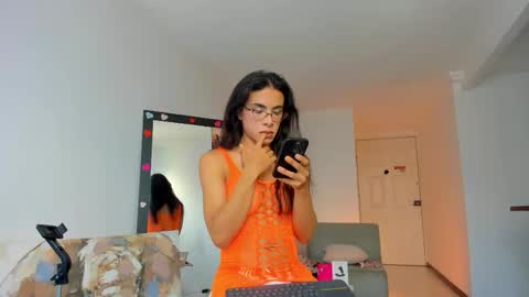 Snapshot of aleja_arango chatting on February 2026 06:37:02 PM Alejandra Arango online show from February 2026 06:37:02 PM