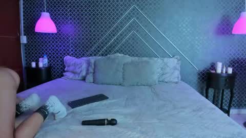 aleja_bloom online show from May 2026 12:22:02 PM