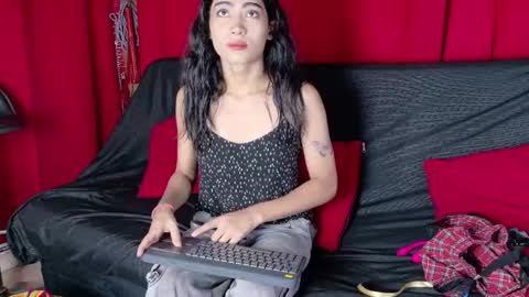 Alejandra online show from May 2026 12:01:01 PM