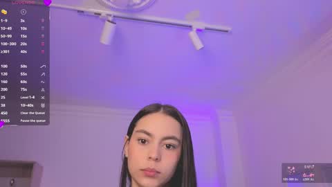 Alejandra online show from April 2026 11:28:01 AM