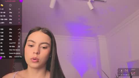 Alejandra online show from April 2026 11:19:02 AM