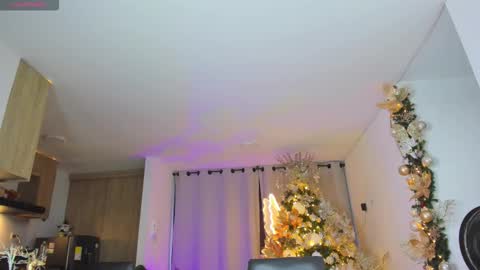 A L E J A N D R A online show from December 2025 11:06:02 AM