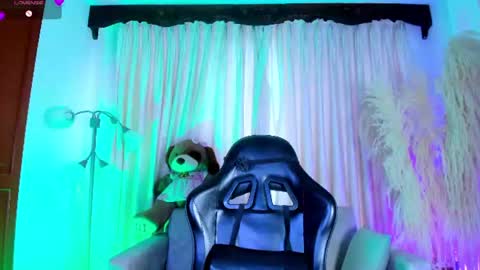 Snapshot of alejagarcia_ chatting on June 2026 09:17:01 PM CUTE ALEJA online show from June 2026 09:17:01 PM