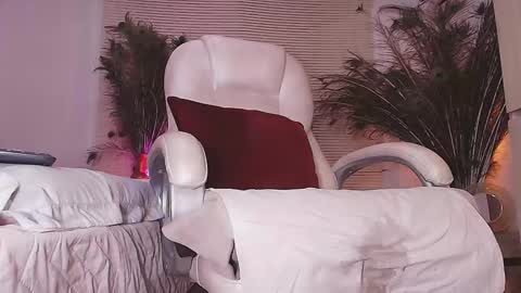 Snapshot of alejalatinhot chatting on March 2025 06:05:01 AM Alejandra online show from March 2025 06:05:01 AM