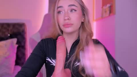   night GTM -5 online show from February 2026 05:12:01 AM