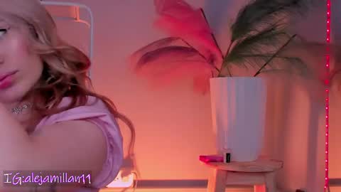 Snapshot of alejamillan1 chatting on June 2026 04:12:01 AM night GTM -5 online show from June 2026 04:12:01 AM