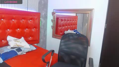 Snapshot of alejandra__hills chatting on November 2025 01:33:01 AM online show from November 2025 01:33:01 AM