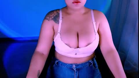 Alejandra  online show from September 2025 11:04:02 PM