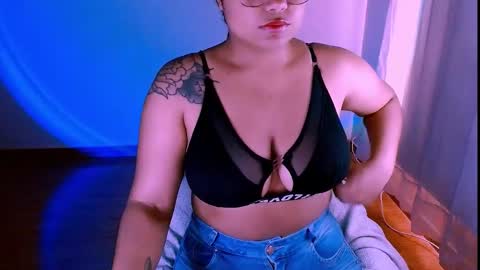 Alejandra  online show from September 2025 09:47:02 PM
