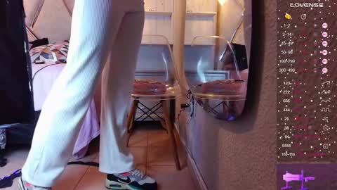 Snapshot of alejandra_martinss chatting on February 2025 03:08:02 PM alejandra martins online show from February 2025 03:08:02 PM