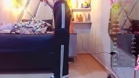 Snapshot of alejandra_martinss chatting on December 2025 08:05:01 PM alejandra martins online show from December 2025 08:05:01 PM