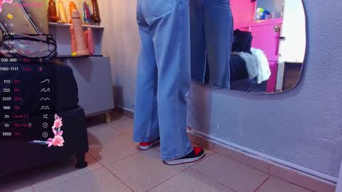 Snapshot of alejandra_martinss chatting on December 2025 08:06:01 PM alejandra martins online show from December 2025 08:06:01 PM