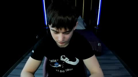 Alejandro online show from April 2026 01:03:01 AM