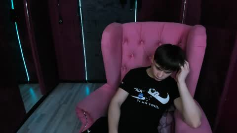 Alejandro online show from April 2026 01:08:02 PM