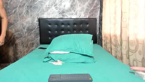 Snapshot of alejandro_fuentes1 chatting on November 2025 12:58:02 PM Alejandro Fuentes online show from November 2025 12:58:02 PM