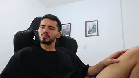 alejandroo_7 online show from December 2024 08:16:02 PM