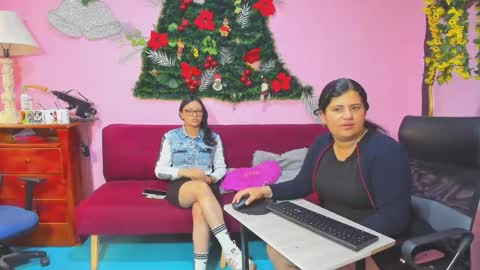 zoe and Kataleya online show from December 2025 12:24:02 PM