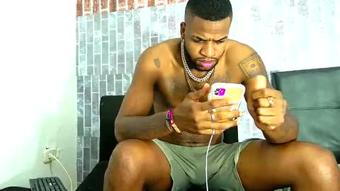 Snapshot of alejo_21cm chatting on March 2025 07:10:01 AM alejo_21cm online show from March 2025 07:10:01 AM