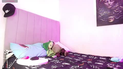 Snapshot of alejo_cute chatting on December 2024 08:47:02 PM alejo_cute online show from December 2024 08:47:02 PM