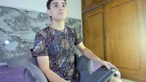 alejo_gray1 online show from November 2025 07:23:02 PM